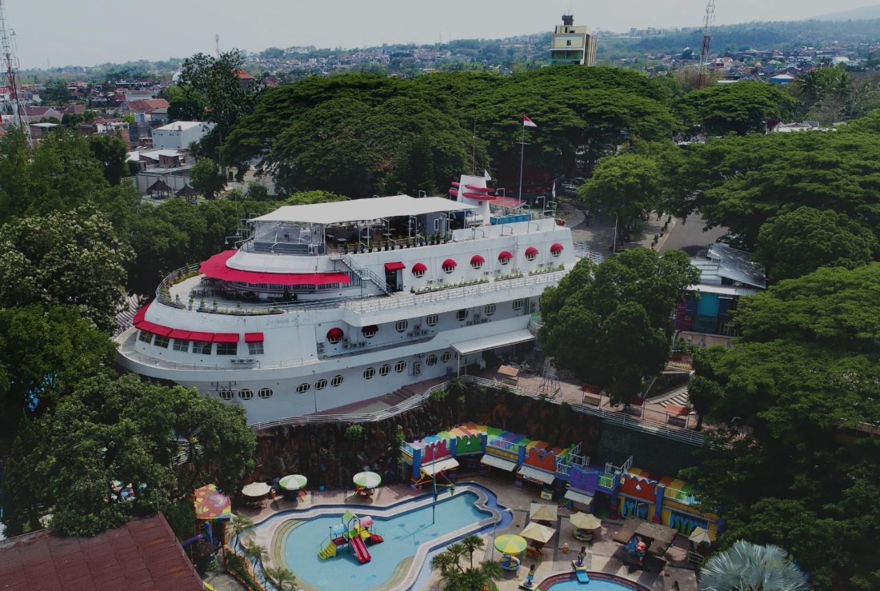 Kapal Garden * Malang